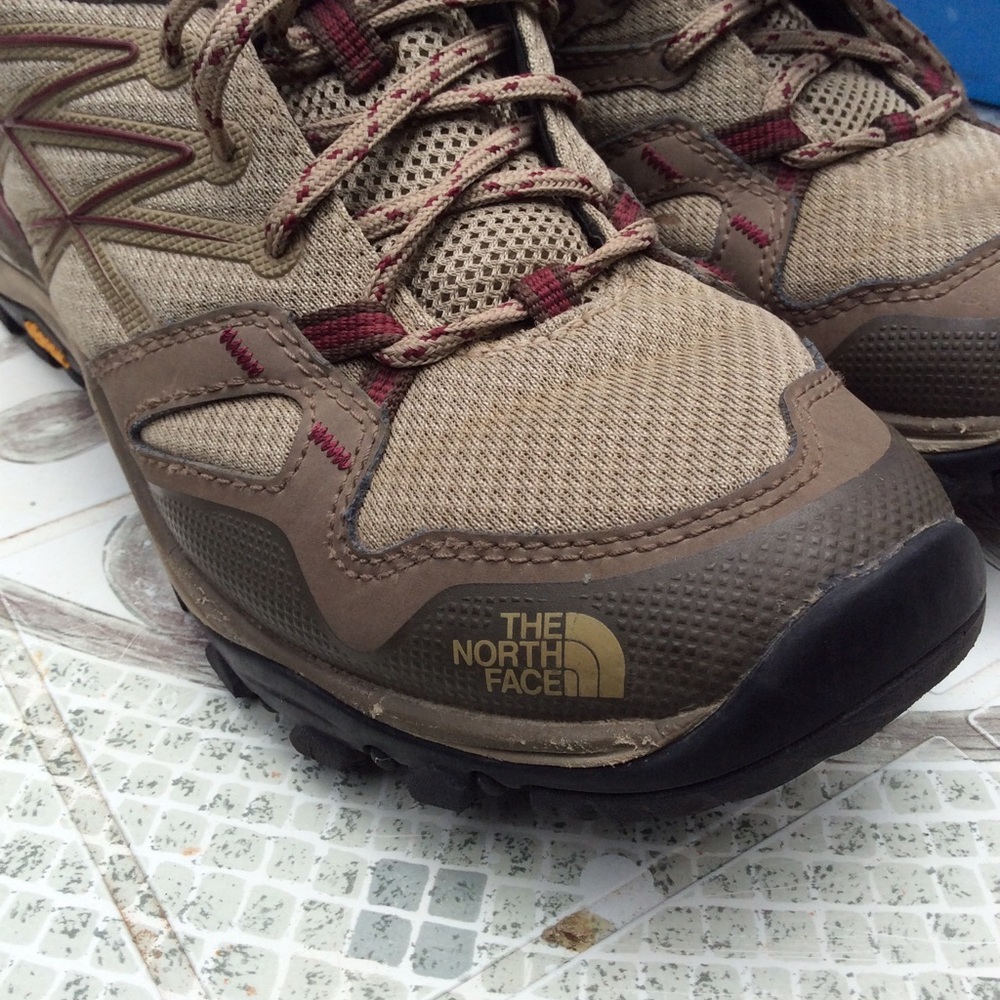 The North Face Hiking Sneaker shoe maroon brown - Picture 3 of 8